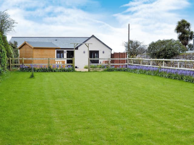 Bluebell Barn Ref 27491 In Rosudgeon Near Penzance Cornwall