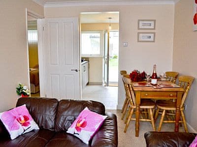 Living room/dining room | Blue Waves, Perranporth