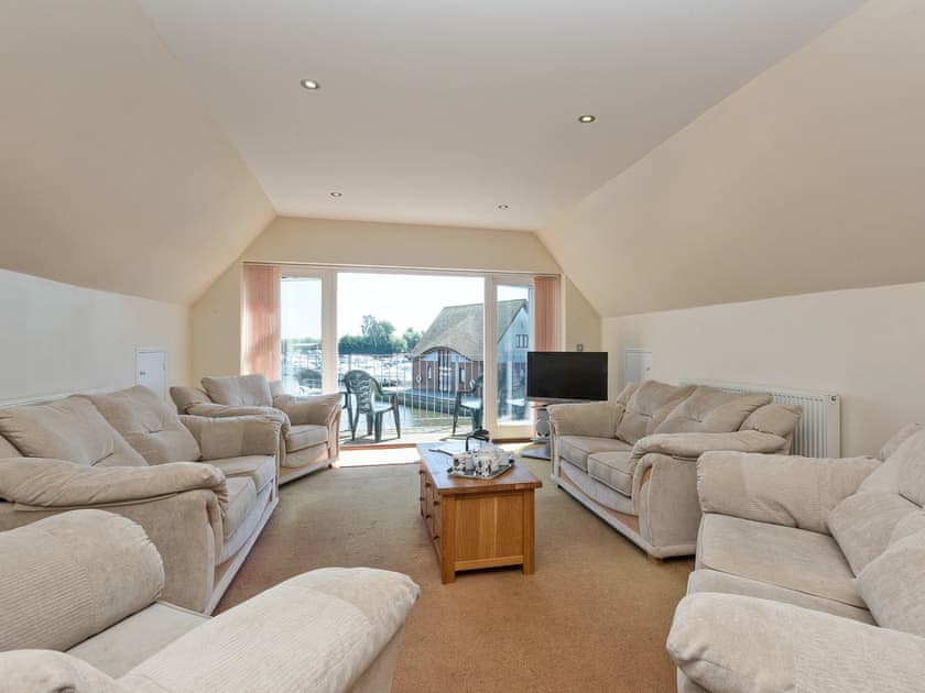 Open plan living/dining room/kitchen | Puddle Inn Duck, Horning, nr. Norwich