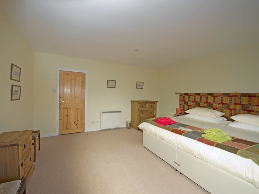 Artilligan Cottage (ref 27620) in By Tarbert, Argyll, Argyll and Bute