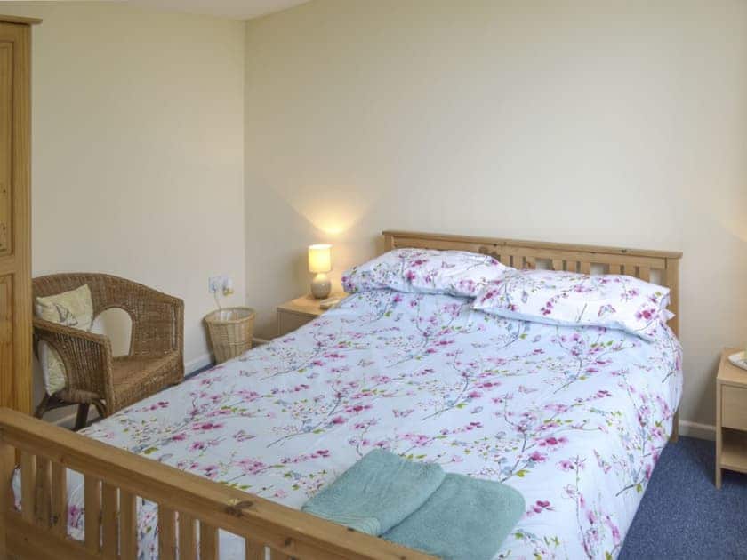 Peaceful double bedroom with ample storage | Heather Brae Lodge, Nancledra, near Penzance