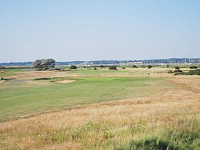 Mariners Lodge Ref 18956 In Felixstowe Ferry Suffolk Cottages Com