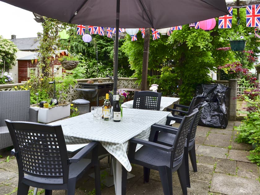 Sitting-out-area | Casa Nostro, Wooler