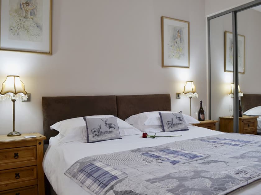 Double bedroom | Castle Smiddy - Castle Cottages, Ceres, near St Andrews