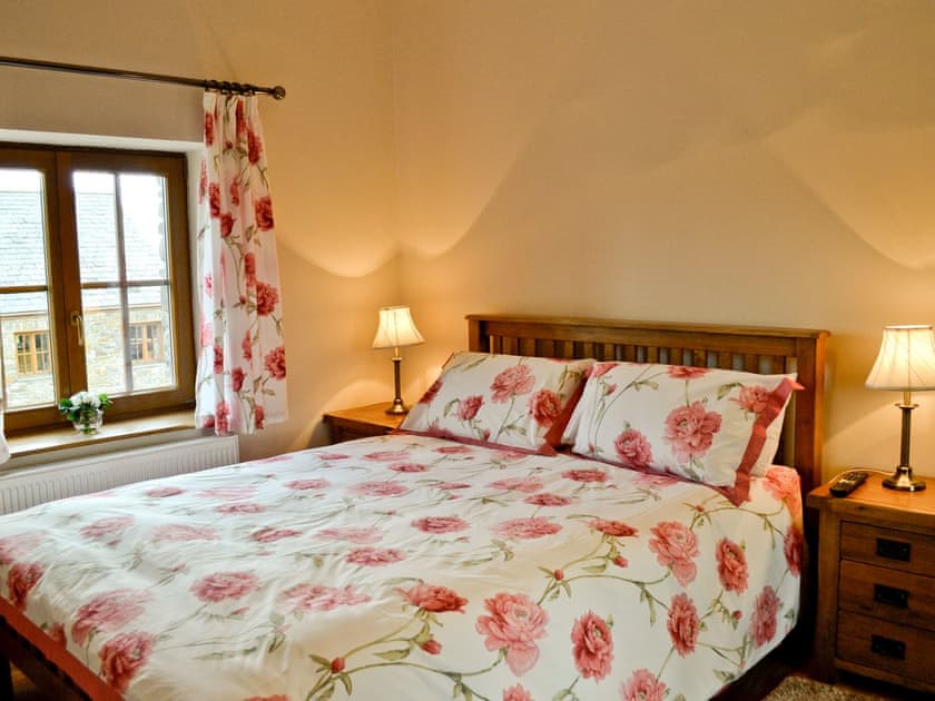 Double bedroom | Ffynnonmeredydd Cottages - The Mill, Mydroilyn, nr. Aberaeron 