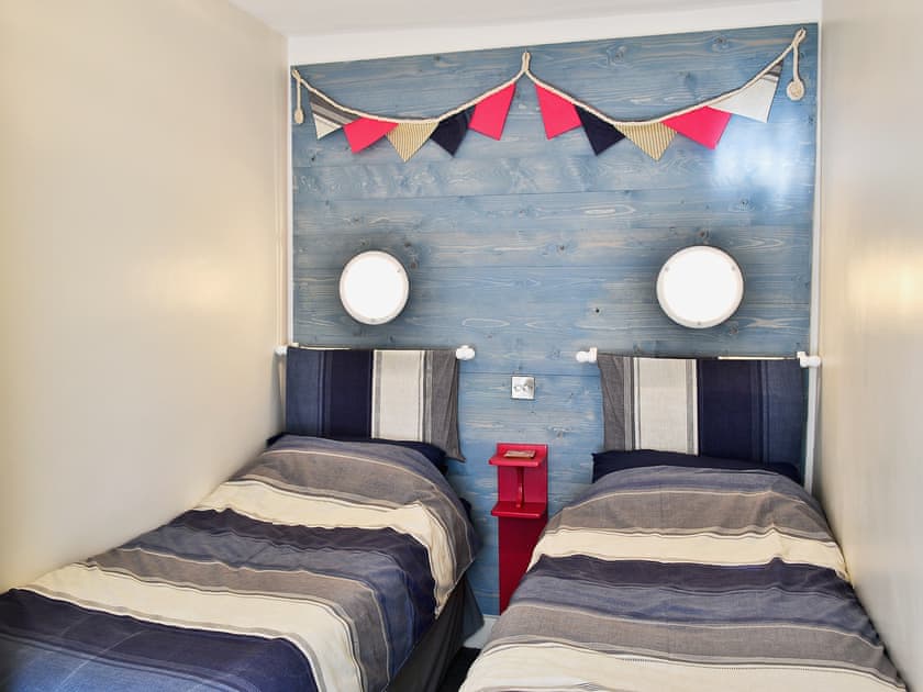Twin bedroom | Castle Cottage, Criccieth