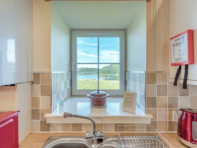 Bathroom | Osprey Hideaways - Kestrel Cottage, Stirling