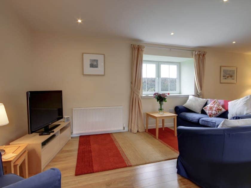 Living room/dining room | Osprey Hideaways - Peregrine Cottage, Stirling