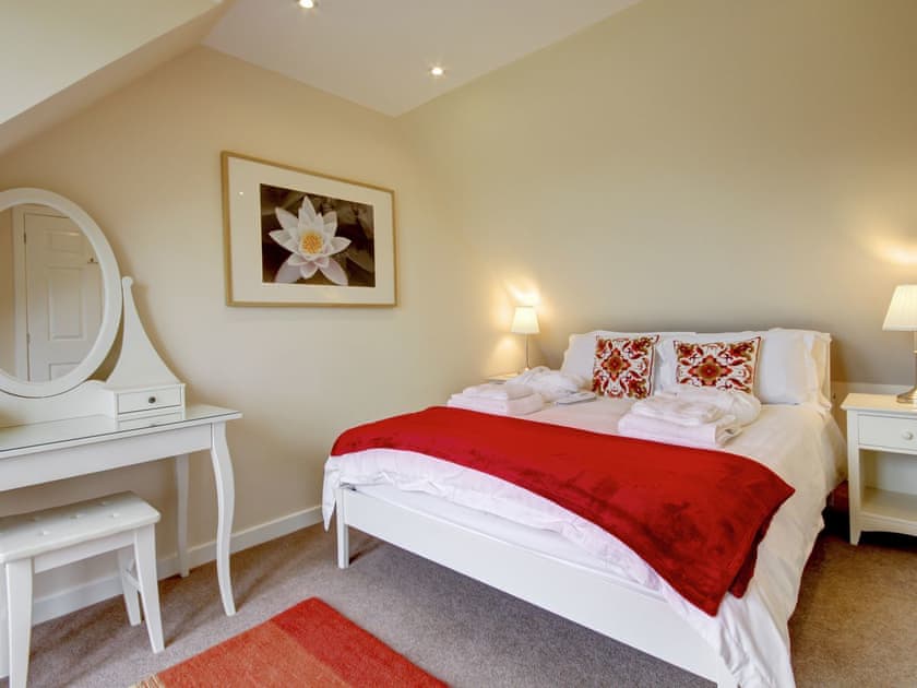 Double bedroom | Osprey Hideaways - Peregrine Cottage, Stirling