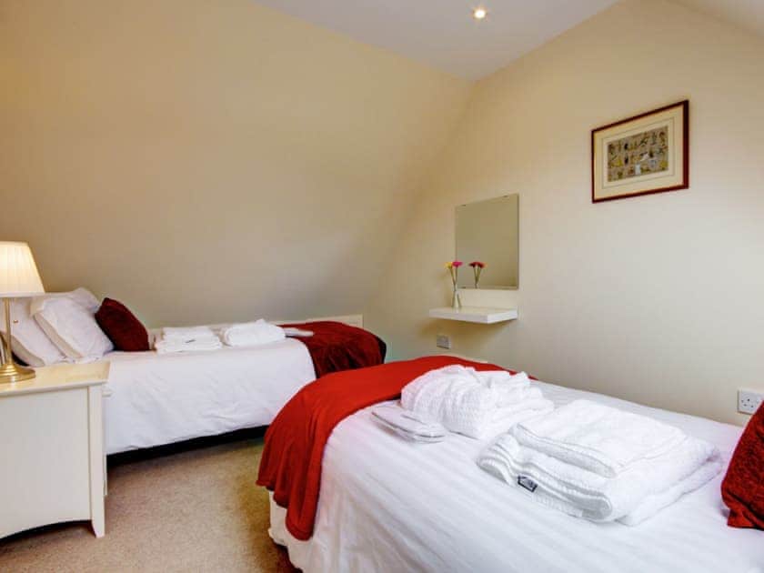 Twin bedroom | Osprey Hideaways - Peregrine Cottage, Stirling