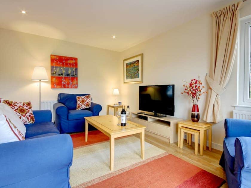 Open plan living/dining room/kitchen | Osprey Hideaways - Buzzard Cottage, Stirling