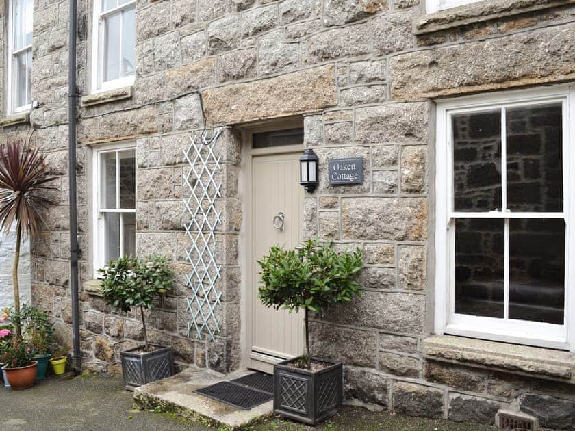 Former fisherman&rsquo;s house tucked away only yards from the harbour | Oaken Cottage, Mousehole, Penzance