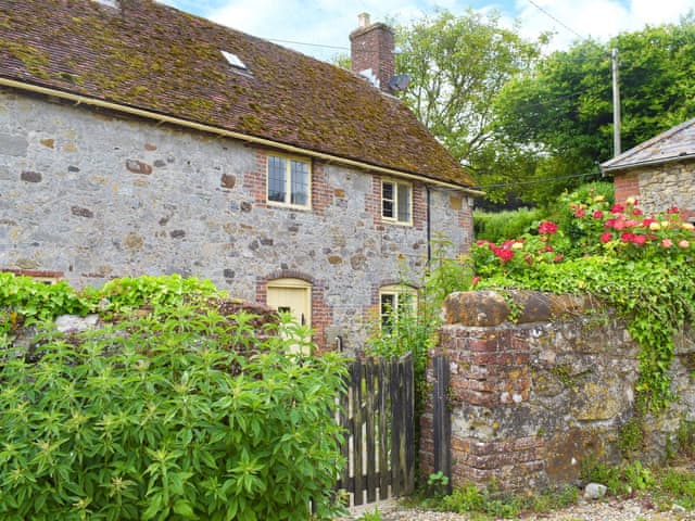 Cheverton Farm Cheverton Farm Cottage Ref Pbbe In Shorwell