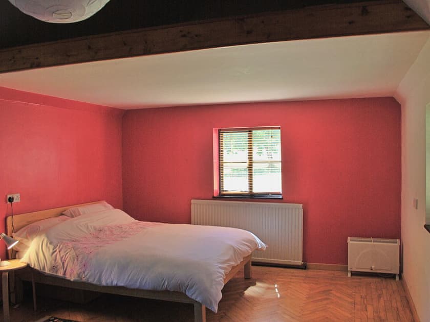 Double bedroom | Burnt House Cottage, Darnsden, Needham Market