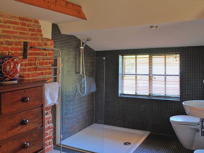 En-suite | Burnt House Cottage, Darnsden, Needham Market