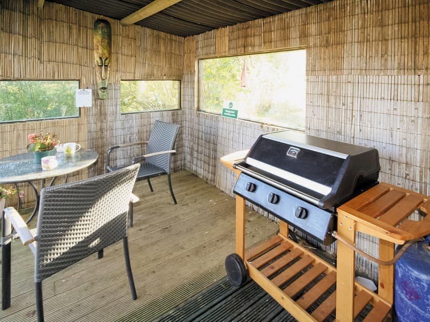 Outdoor eating area | Hidden Garden Cottage, Wainfleet, nr. Skegness