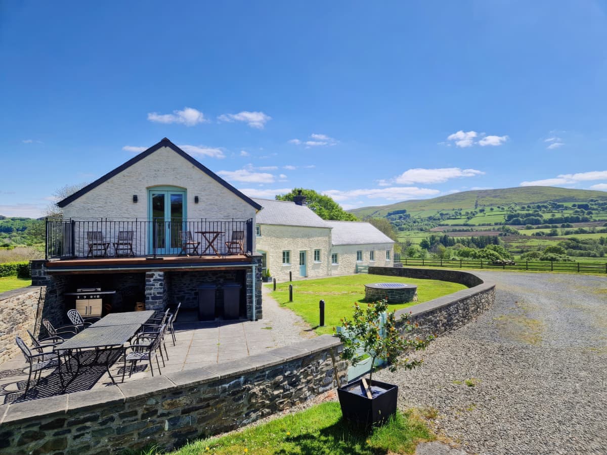 Red Kite Holidays - Felin Hedd