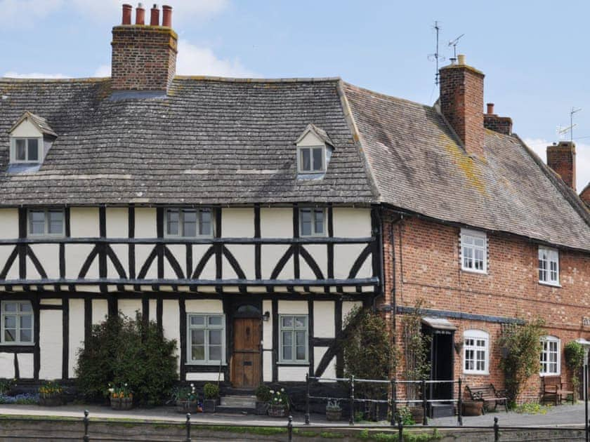 Stonemason S Cottage Ref 28189 In Tewkesbury Gloucestershire