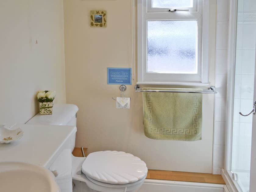 Bathroom | Daisy’s Cottage Annexe, Niton, nr. Ventnor