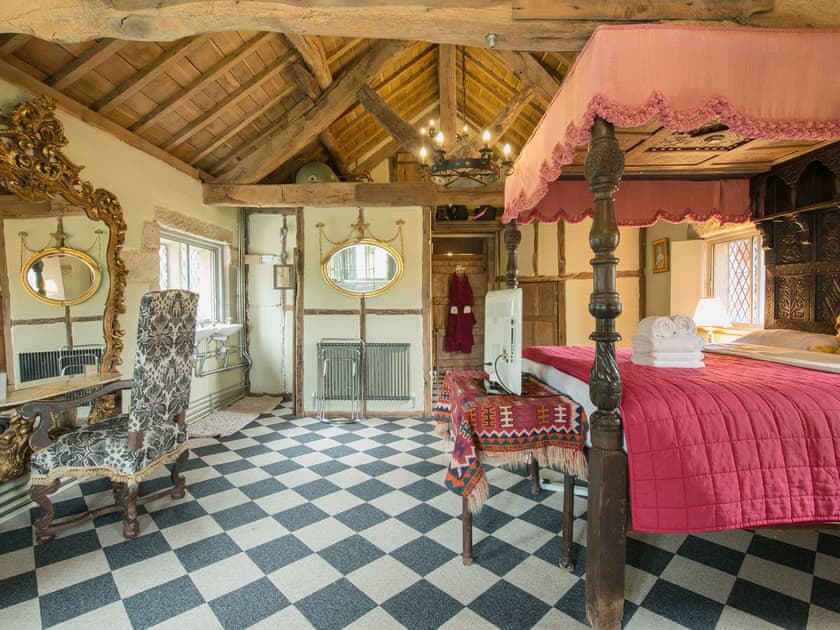Four Poster bedroom | The Manor House, Alport, nr. Bakewell