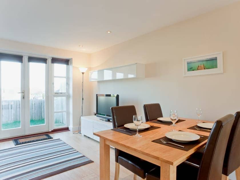 Living room/dining room | Villa 23, St Merryn, nr. Padstow