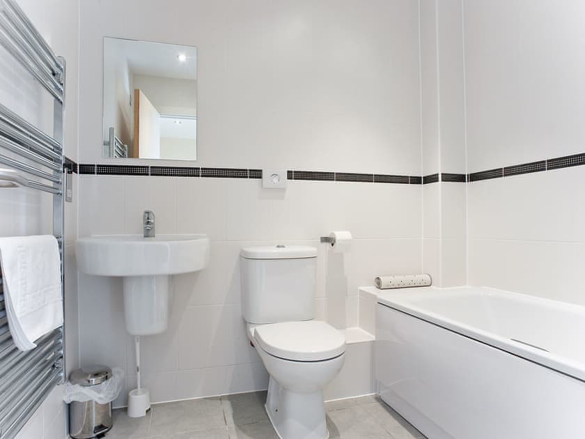 Bathroom | Villa 23, St Merryn, nr. Padstow