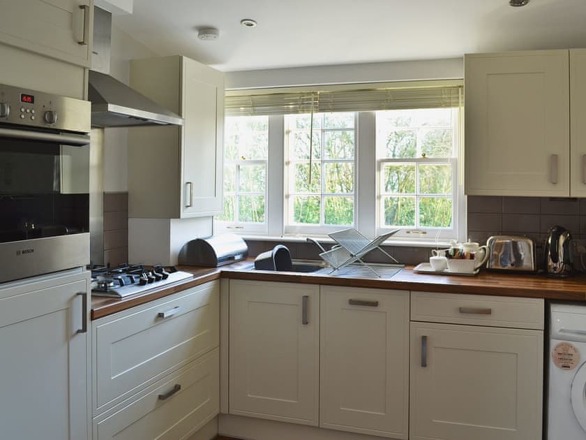 Kitchen | Sewerby Hall Cottages - Oak Cottage, Sewerby, nr. Bridlington
