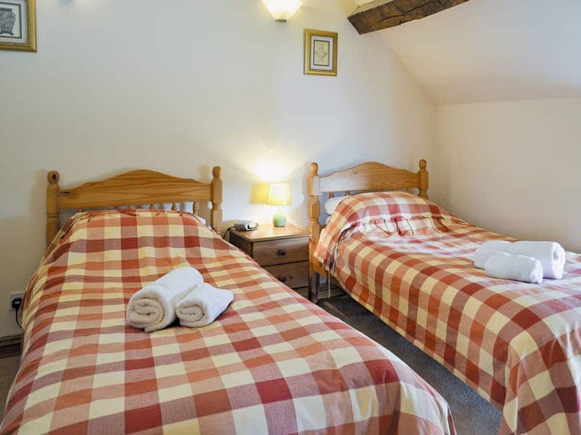 Twin bedroom | The Granary, Ebrington, nr. Chipping Campden