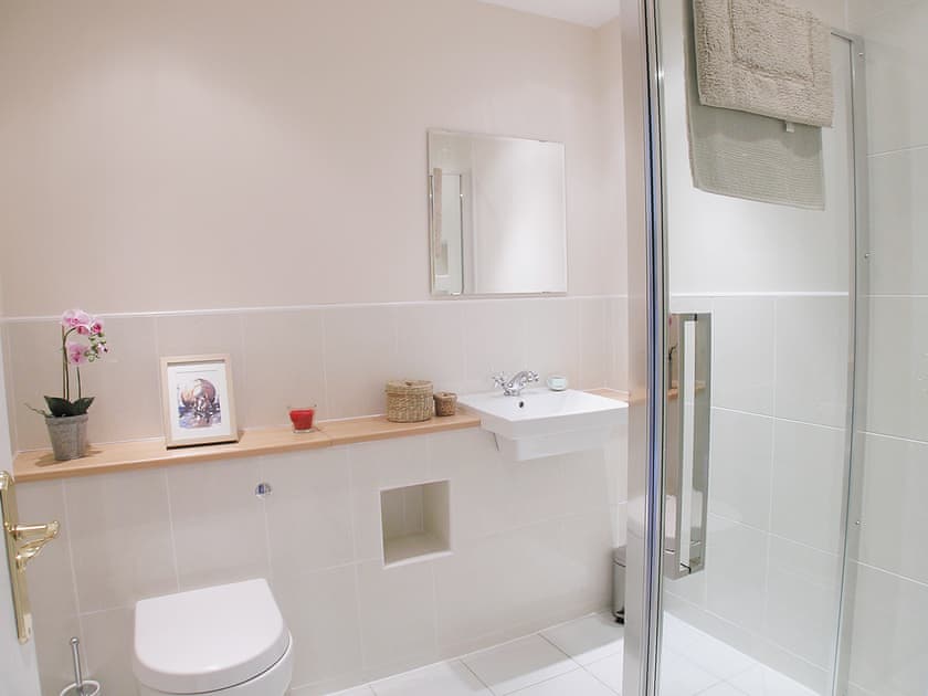 Family shower room | Blossom Cottage, Invergowrie, nr. Dundee