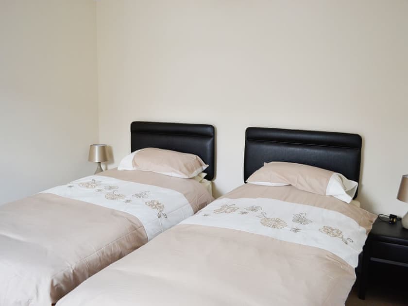 Twin bedroom | Sea-esta, Port William