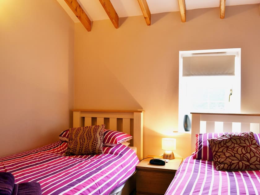 Twin bedroom | Newbiggin Gardens - Wold View, Newbiggin Gardens, Filey
