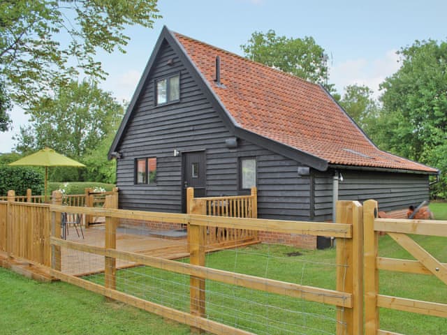 Venns Farm Cart Lodge Ref 28306 In Witnesham Near Ipswich