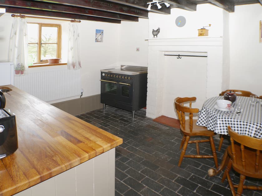 Kitchen/diner | Garden Cottage, Onecote, near Leek