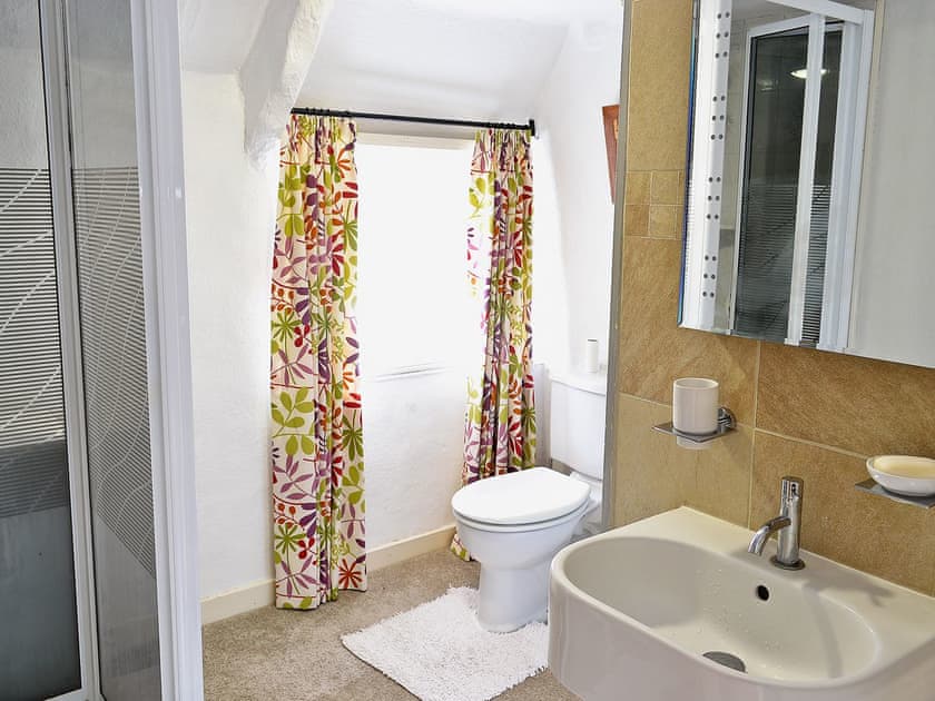 Bathroom | The Thatch Cottage, South Petherwin, nr. Launceston
