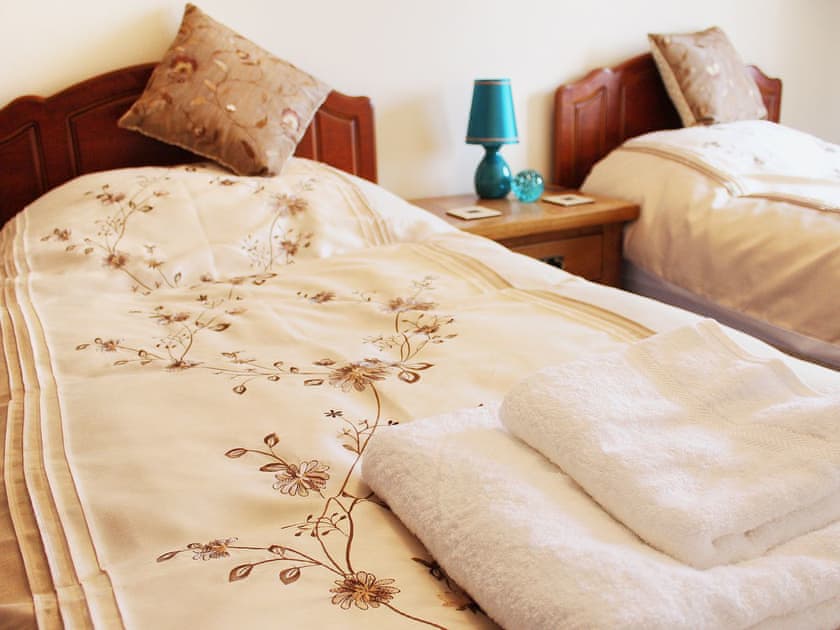 Twin bedroom | Bram’s View, Whitby