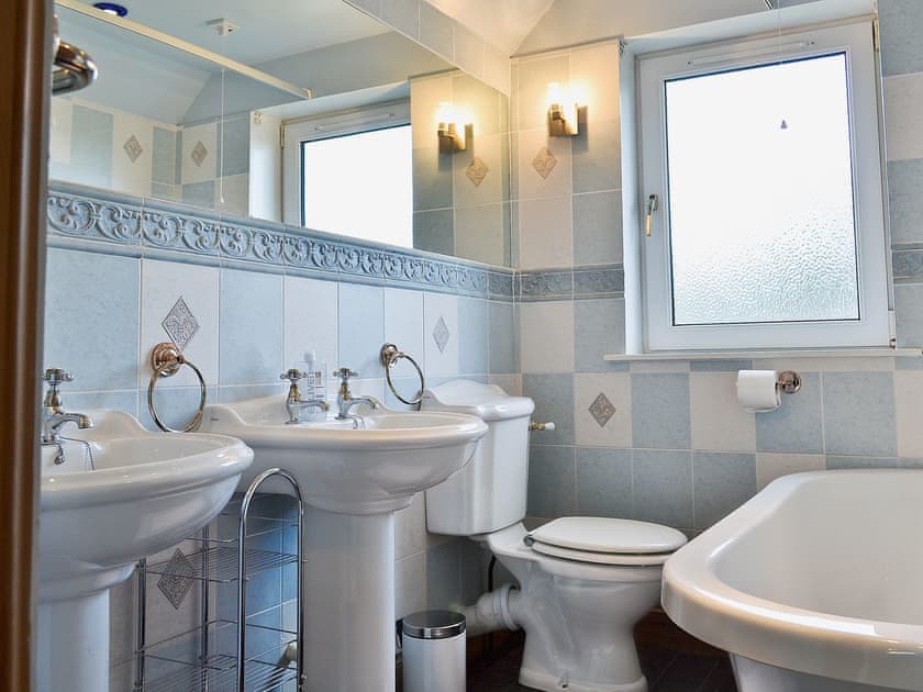 Bathroom | Isle View, Broadford, Isle of Skye