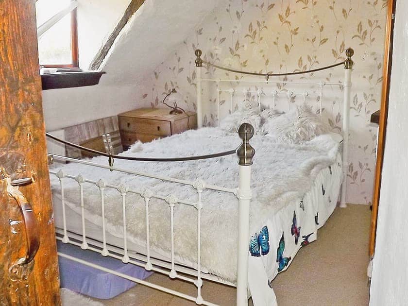 Double bedroom | The Hideaway Cottage, Gloucester