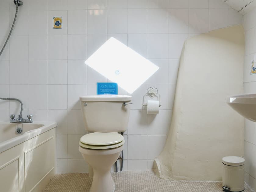 Bathroom | Hendy, Waunfawr, nr. Caernarfon 