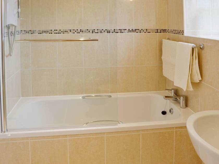 Bathroom | Isfryn, Criccieth