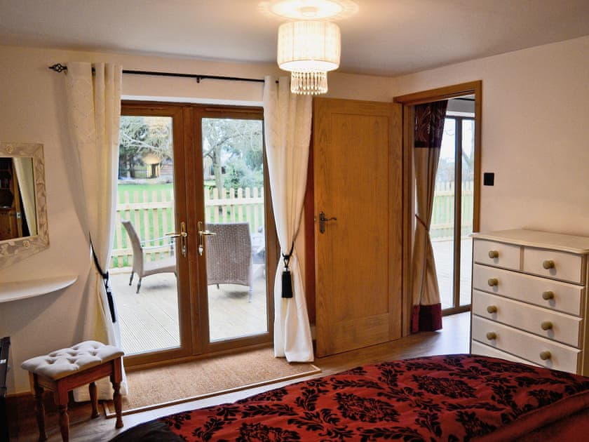 Double bedroom | Dove Cottage, Ampney Crucis, nr. Cirencester