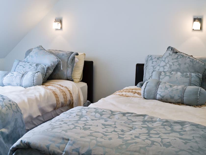 Twin bedroom | Dove Cottage, Ampney Crucis, nr. Cirencester