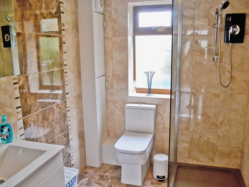 Bathroom | Dove Cottage, Ampney Crucis, nr. Cirencester
