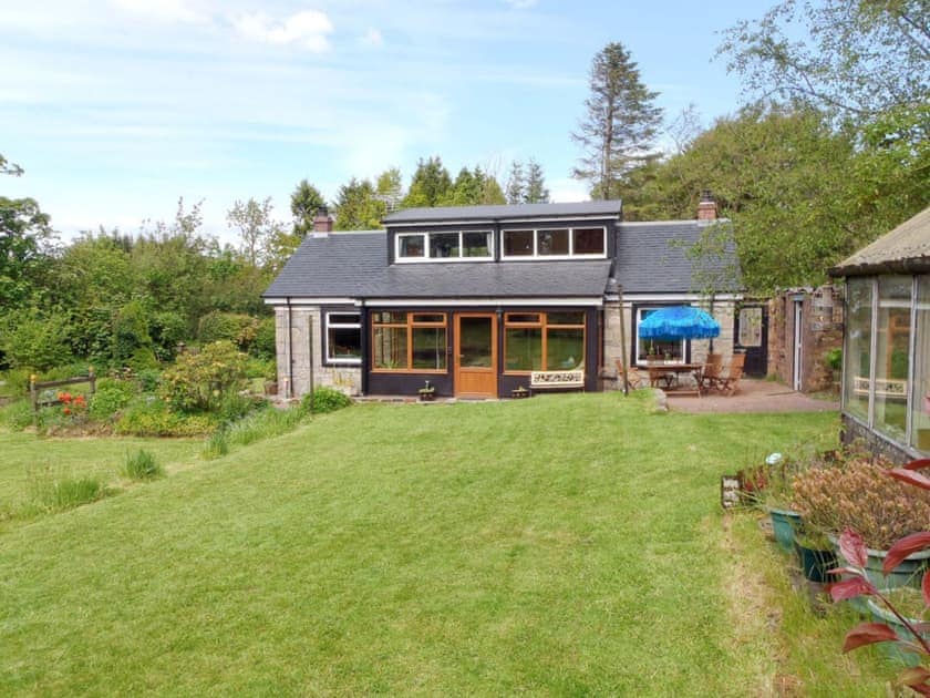 Exterior | Stonylea Cottage, Cumbernauld