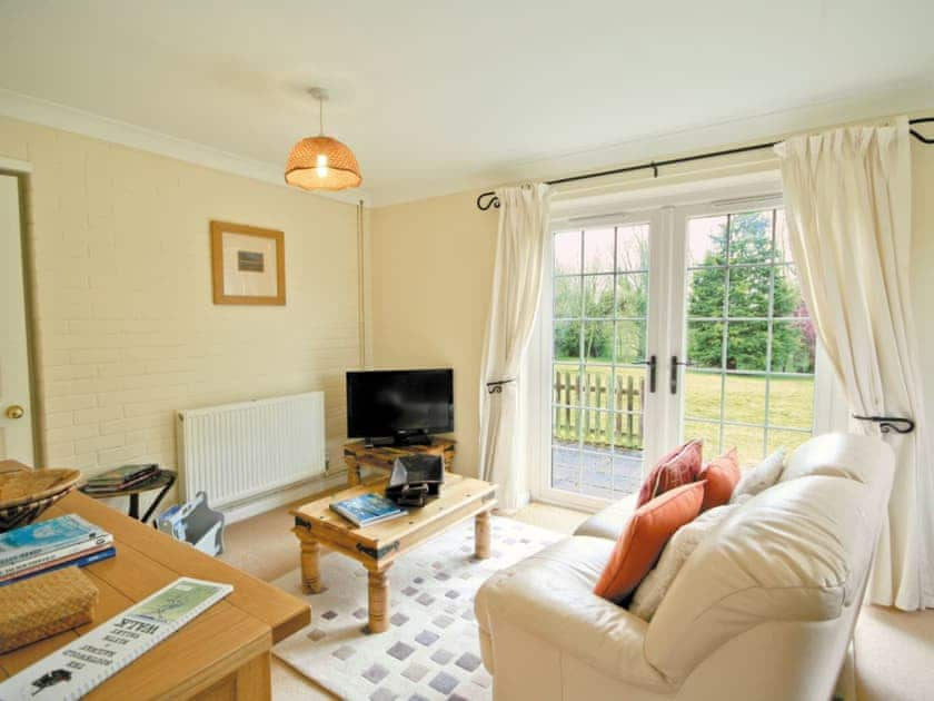 Living room/dining room | Linda’s Lodge, Nr. Halesworth