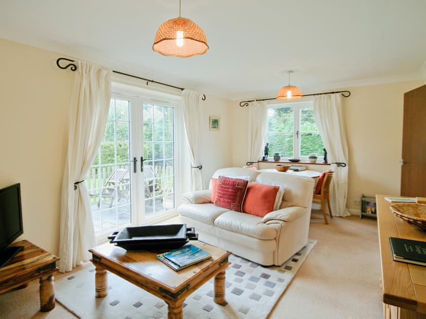 Living room/dining room | Linda’s Lodge, Nr. Halesworth