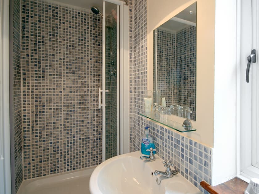 Shower room | Linda’s Lodge, Nr. Halesworth