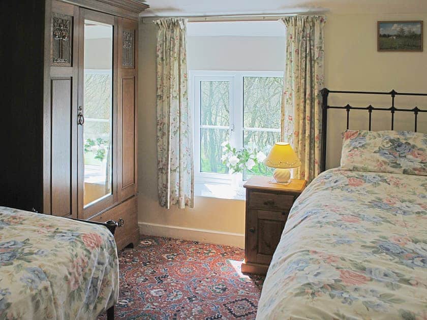 Twin bedroom | Ryecroft, Hope Valley