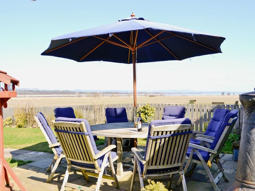 Sitting-out-area | Meadowsweet, Newburgh, Fife