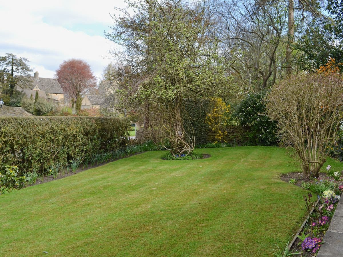 Rose Cottage Number 2 Ref 28440 In Chipping Campden