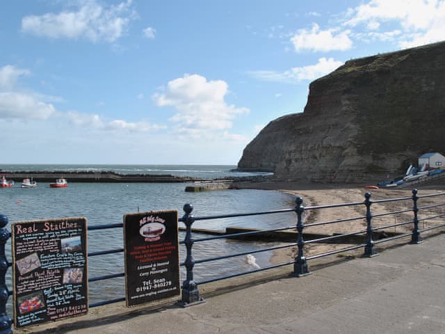 Seaview Cottage Ref Uk2553 In Grinkle Near Staithes Yorkshire